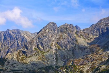 Polonya 'daki Tatry Dağları. Koscielec dağı zirvesi.