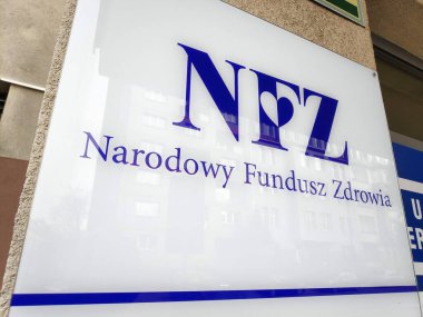 BYTOM, POLAND - 18 Şubat 2024: Polonya 'daki bir hastanede Narodowy Fundusz Zdrowia NFZ (Ulusal Sağlık Fonu) için İmza.