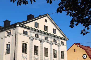 Stockholm, İsveç 'in Sodermalm ilçesinde Medborgar Meydanı' nın (Medborgarplatsen) yanındaki eski mimari.