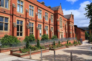 Queen 's University of Belfast, Kuzey İrlanda Belfast' ta bir devlet araştırma üniversitesi..
