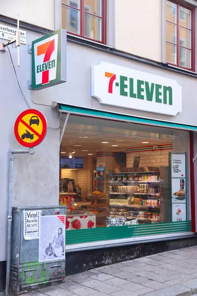 stock image STOCKHOLM, SWEDEN - AUGUST 24, 2018: 7-Eleven convenience store in Stockholm, Sweden. 7-Eleven is world's largest licensor of convenience stores, with more than 46,000 shops.