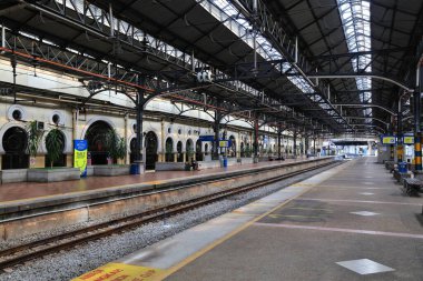 KUALA LUMPUR, MALAYSIA - 17 Mart 2024: Kuala Lumpur Tren İstasyonu, Kuala Lumpur şehir merkezindeki eski ana yolcu istasyonu. Şimdi ikinci tren istasyonu oldu..