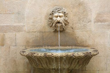 Beziers, Fransa 'da Madeleine Meydanı Çeşmesi.