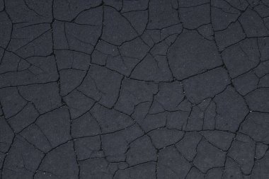 Koyu gri çatlamış eski boya dokusu. Grunge boya arkaplanı soyuyor. Sıkıntılı biçim yüksek çözünürlüklü dokusu.