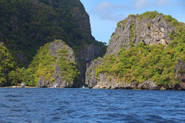 Filipinler Palawan Adası doğası. Karst kayalık arazisi - Filipinler 'de Palawan adası gezisi.