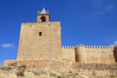 Antequera, İspanya. Alcazaba Kalesi - Ortaçağ kale duvarları. İspanyol simgesi.