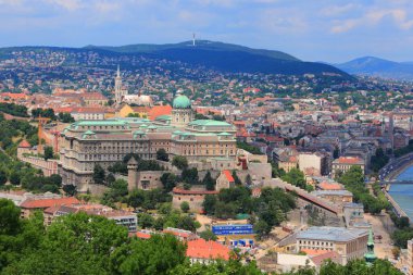 Budapeşte şehir, Macaristan - Buda Kalesi ile şehir manzarası. Old Town havadan görünümü.