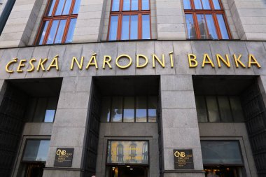 PRAG, CZECH REPUBLIC - 2 Mayıs 2024: Çek Merkez Bankası (CNB, Ceska Narodni Banka), Çek Cumhuriyeti merkez bankası ve finans piyasası denetçisi.