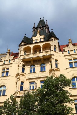 Çek Cumhuriyeti 'ndeki Prag Eski Kasabası. Parizska caddesinin mimarisi.