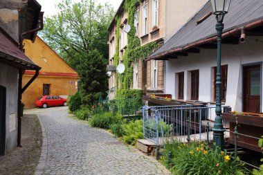 Polonya 'nın Cieszyn kasabası. Cieszyn 'in Venedik' i olarak adlandırılan Mlynowka Kanalı boyunca görünüm.