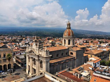 Riposto şehrinin şehir manzarası, İtalya, Sicilya 'daki Metropolitan City of Catania.