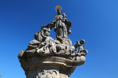 Raciborz, Polonya 'daki Nepomuk Aziz John anıtı.