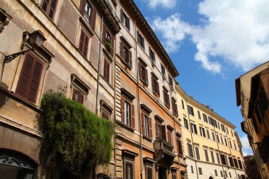 İtalya 'nın Roma şehrinde Akdeniz mimarisinin sokak manzarası. Borgo bölgesi.