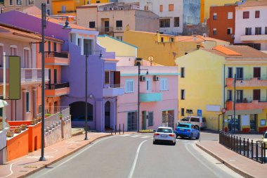 İtalya 'nın Sardunya adasındaki Castelsardo kasabası. Sassari ili Townscape, Asinara Körfezi.