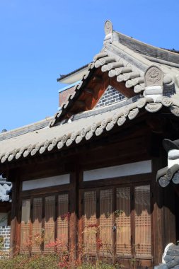 Jeonju Hanok Köyü mimarisi Güney Kore 'de. Geleneksel Kore ahşap mimarisinin mahallesi..