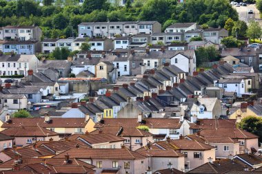 Kuzey İrlanda 'da Batı Derry' nin bataklık bölgesi. Kuzey İrlanda 'da Derry (Londonderry) kasabası.