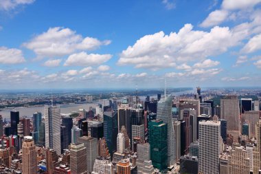 New York Şehri - Manhattan şehir merkezinin Clinton ve Hudson nehrine bakan hava manzarası. New York Midtown Batı.