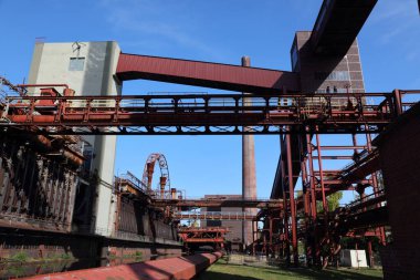 Essen, Almanya. Ruhr bölgesinin sanayi mirası. Zollverein, UNESCO Dünya Mirası Bölgesi. Eski endüstriyel mimarinin kentsel keşfi.