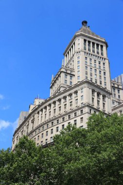 NEW YORK, ABD - 6 Temmuz 2013: 26 Broadway Binası dış görünümü New York 'ta. 26 Broadway, Standart Petrol Binası veya Socony-Vacuum Binası olarak da bilinir..