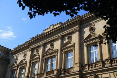 Dortmund şehri, Almanya. Eski banka binası mimarisi.