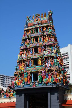 Singapur Çin Mahallesi 'ndeki Sri Mariamman Tapınağı. Tapınak 2023 'te yeniden boyandı..
