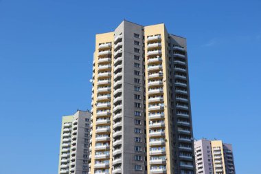 Katowice şehri, Polonya 'nın Yukarı Silezya bölgesi. 1970 'lerin apartmanları.