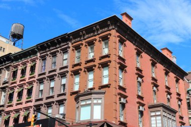 New York sokak manzarası. Madison Bulvarı, Yukarı Doğu Yakası 'nda eski bir yerleşim yeri..