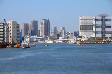 Tokyo şehri silueti, Japonya. Tokyo Körfezi ile Takeshiba ve Shibaura şehirleri.
