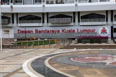 KUALA LUMPUR, MALAYSIA - 2 Mart 2024: Kuala Lumpur Belediye Binası (Dewan Bandaraya Kuala Lumpur), KL 'deki yerel idare binası.
