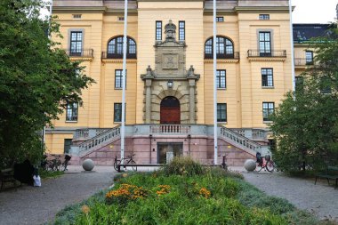 İsveç 'in Stockholm kentindeki Kungsholmen adasında Polishuset (Polis Merkezi). İsveç Polis Teşkilatı 'ndan Polismyndigheten Genel Merkezi..