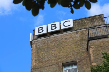 BELFAST, İngiltere - 22 Haziran 2024: BBC Kuzey İrlanda medya grubu stüdyoları ve ofisleri Belfast, Kuzey İrlanda.