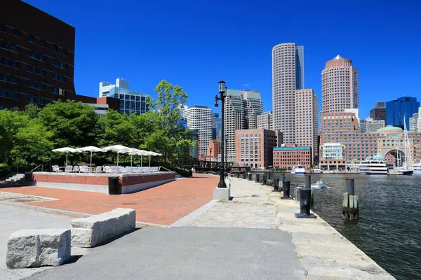 Boston silueti - Massachusetts, ABD 'de yaz şehri manzarası.