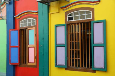 Singapur 'un küçük Hindistan bölgesinde renkli bir dönüm noktası. Eski Tan Teng Niah Hanesi, tarihi eser..