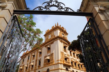 İl hükümet binası - Palacio Provincial de la Diputacion de Alicante, İspanya.