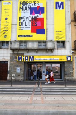 SETE, FRANCE - OCTOBER 2, 2021: Uluslararası Modern Sanatlar Müzesi (MIAM, Musee International de Arts Modernes) Fransa 'nın Sete kentinde. Sete, Fransa 'nın Herault bölgesinde ünlü bir liman kentidir..