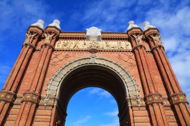 Barcelona tarihi - Passeig de Lluis Companys Bulvarı 'ndaki Zafer Takı. Barselona, İspanya Yerleri.