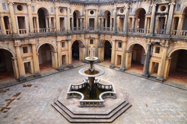 Tomar Manastırı Manueline mimarisi. Tomar Manastırı - Portekiz 'deki Tapınak Şövalyeleri Manastırı. UNESCO Dünya Mirası Alanı.