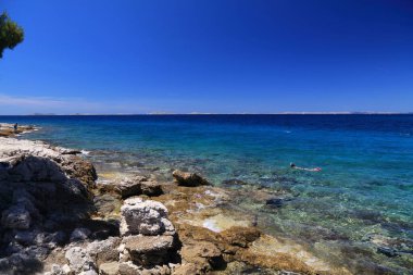 Hırvatistan manzarası. Dalmaçya Adriyatik kıyısı. Cinayet adası yaz manzarası.