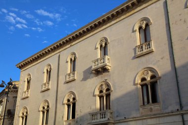 Sicilya, İtalya 'daki Syracuse şehrinde. Tarihi saray, Gargallo Sarayı Interlandi.