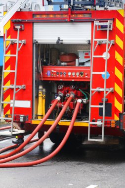 Kuala Lumpur, Malezya 'da yangın hortumlu itfaiye aracı. İtfaiye aracı.