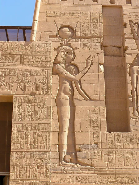 Bajorrelieve Hathor Dama Del Cielo Sol Diosa Luna Diosa Philae —  Fotos de Stock