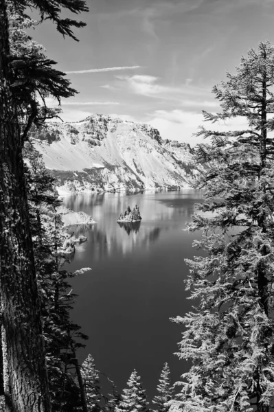 Reflections Rim Wizard Island Crater Lakein Black White Oregon Eua — Fotografia de Stock