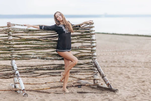 Adorable Slim Young Female Model Stands Beach Wooden Hence Demonstrates — Stock Photo, Image