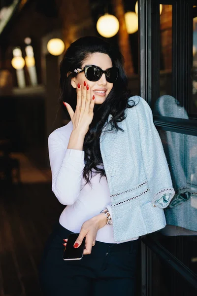 Vertical Portrait Glamour Businesswoman Dark Luxurious Hair Wearing Sunglasses Formal — Stock Photo, Image