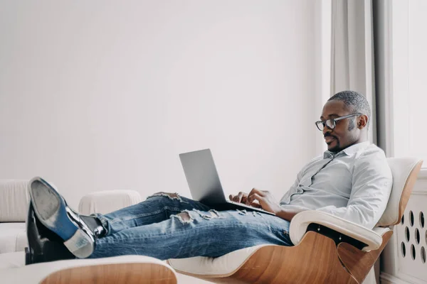 Focused African American Man Freelancer Working Online Laptop Typing Email — Zdjęcie stockowe