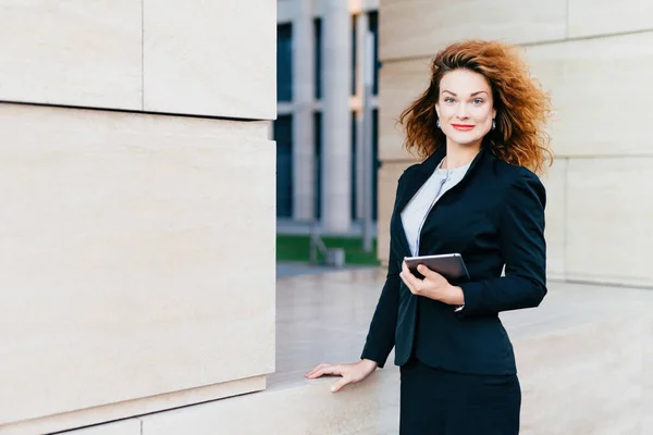 Formal Female Holds Essential Tablet Work Beautiful Curly Haired Woman — Stock Photo, Image