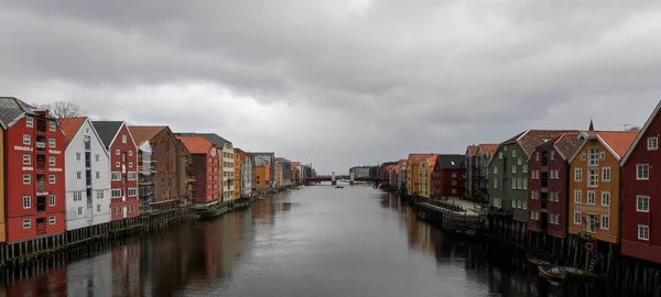 Trondheim Norway May 2022 Typical Colorful Wooden Buildings Nidelva River — Stock Photo, Image