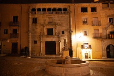 Segovia, İspanya - 4 Ocak 2022: San Martin Çeşmesi