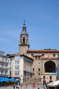 Vitoria-Gasteiz, İspanya - 21 Ağustos 2021: Virgen Blanca Meydanı