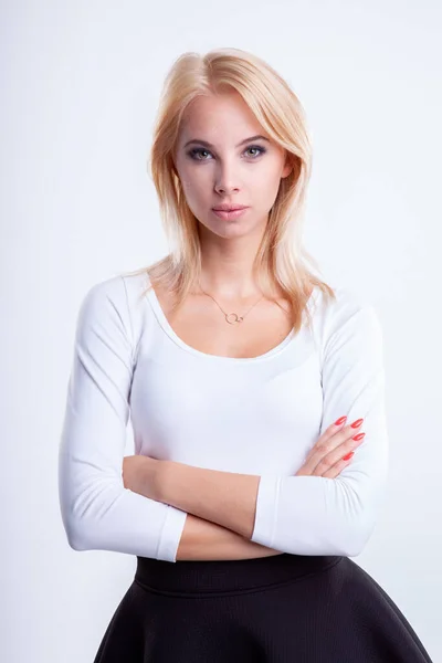 Retrato Atraente Jovem Adulto Atraente Mulher Loira Posando Fundo Branco — Fotografia de Stock